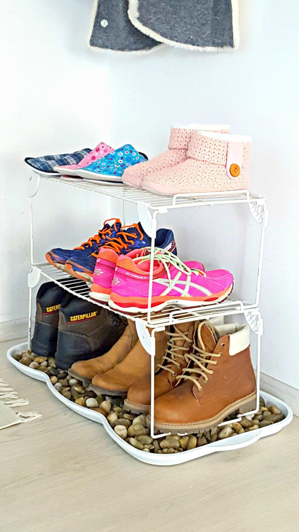 White Wire Shelving With Pebble Tray Catches Moisture