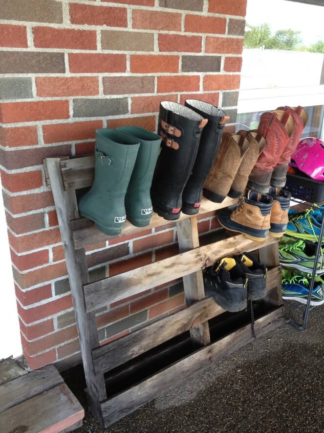 Repurposed Pallet Rack Offers Deep Troughs for Muddy Boots