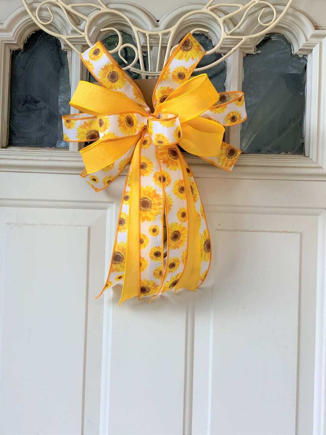 Sunflower Ribbon Bow Adds a Cheerful Welcome to Your Door