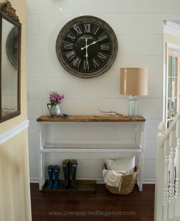 Oversized Farmhouse Clock as a Welcoming Focal Point