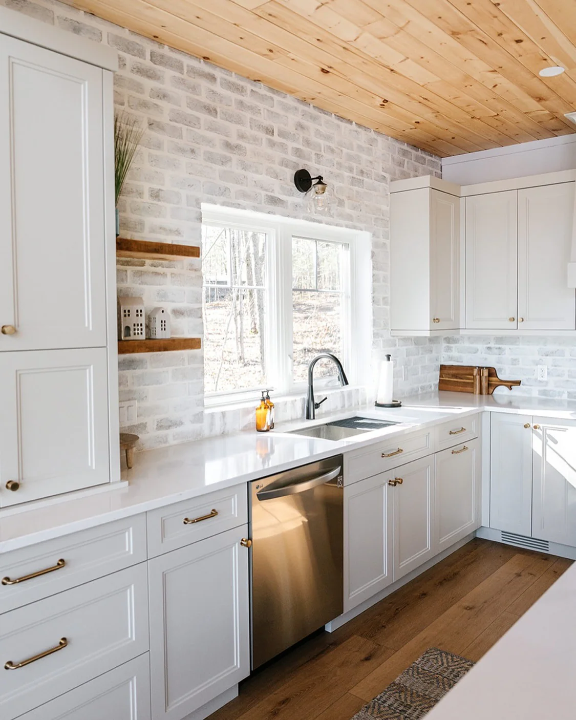 Whitewashed Brick Backsplash Adds Rustic Texture
