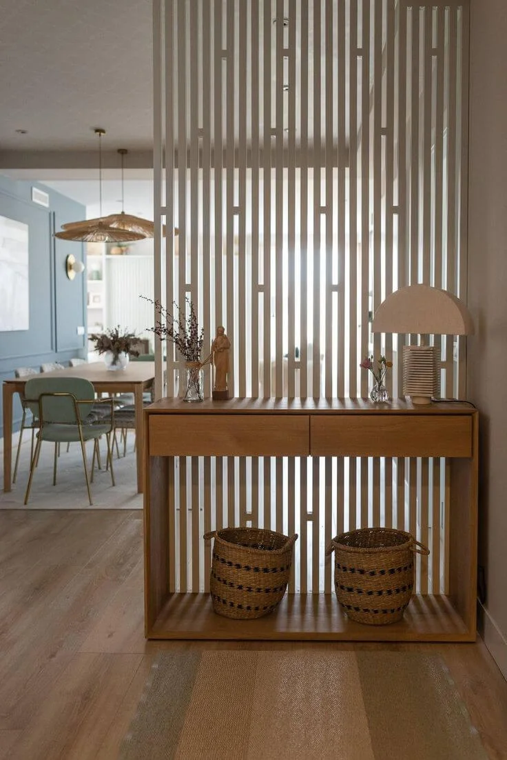 Slatted Screen with Integrated Console