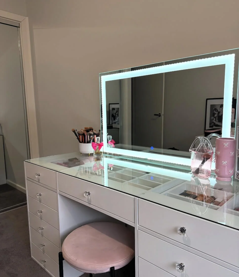 White Vanity With Clear Top Organizer for Easy Product Visibility