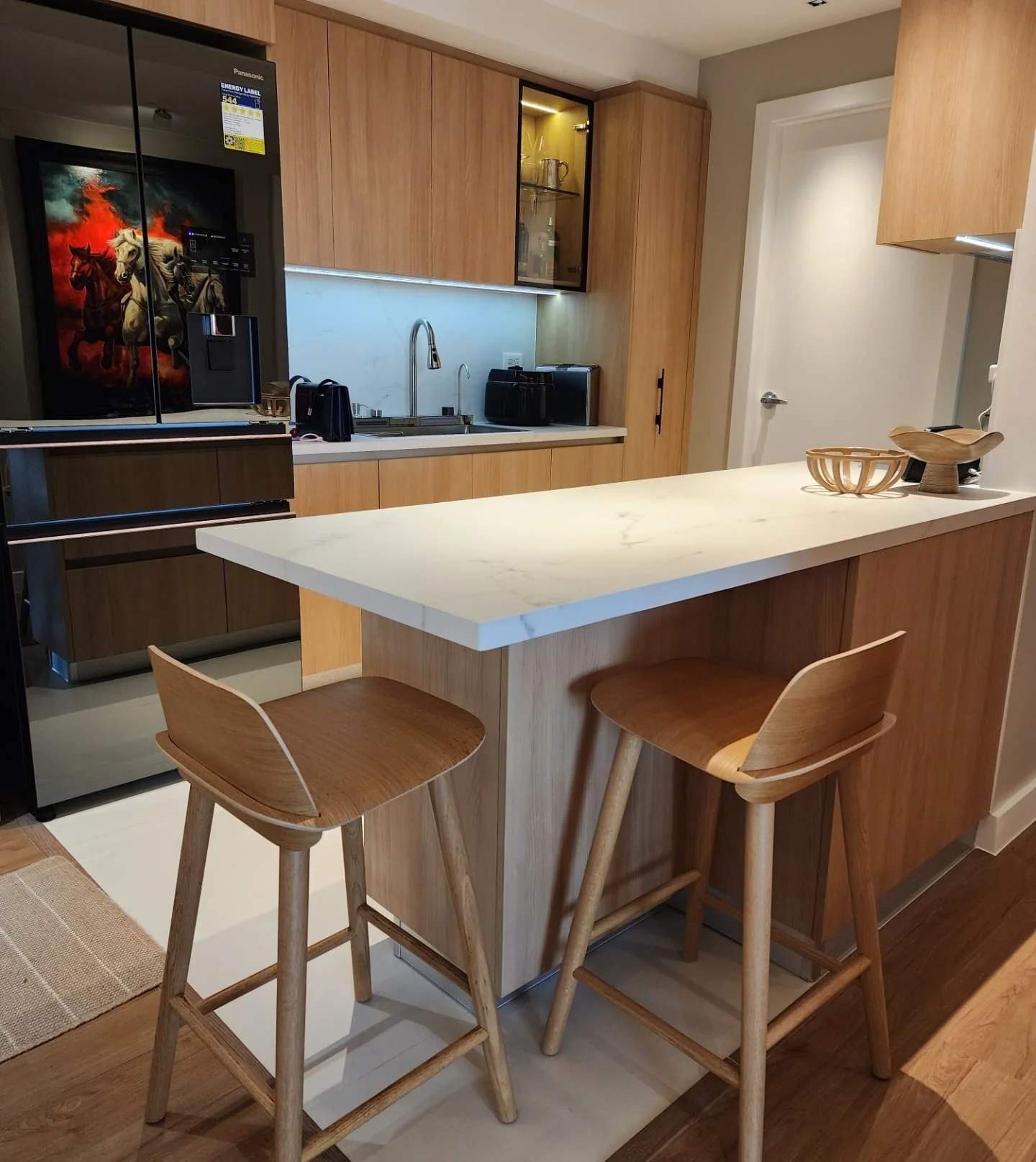 Choose Curved Back Wooden Stools for Island Seating