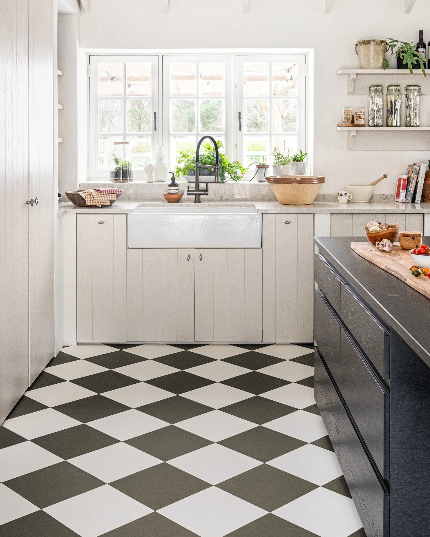 Classic Diamond Pattern Flooring Adds Graphic Charm
