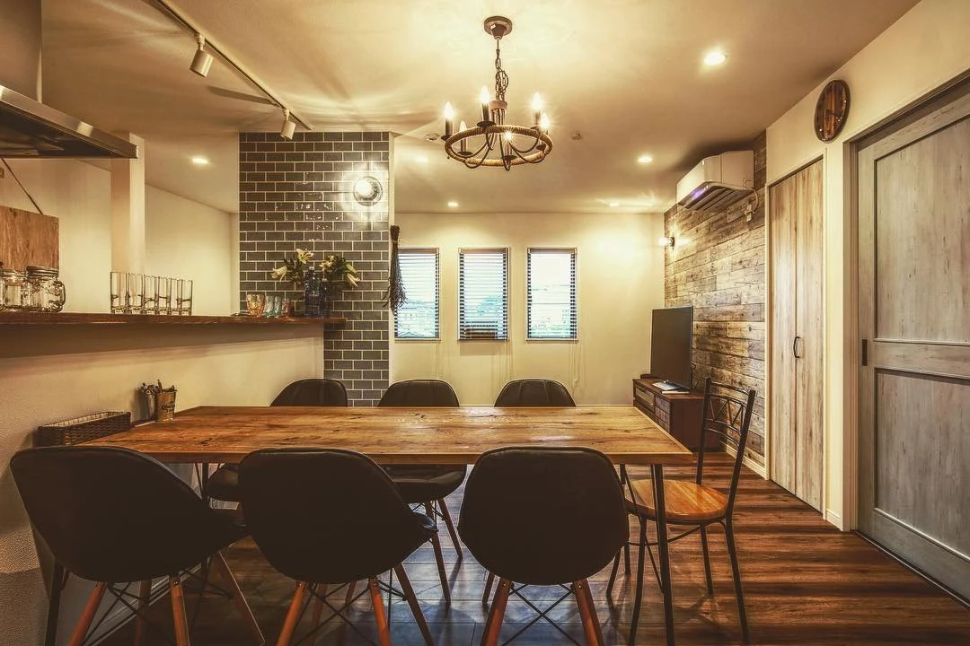 Rustic Wood Plank Wall Adds Textured Charm