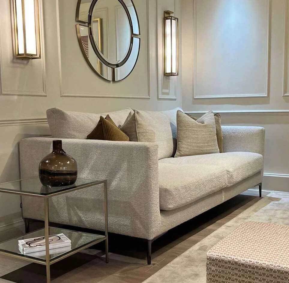 Segmented Mirror Creates a Dramatic Focal Point