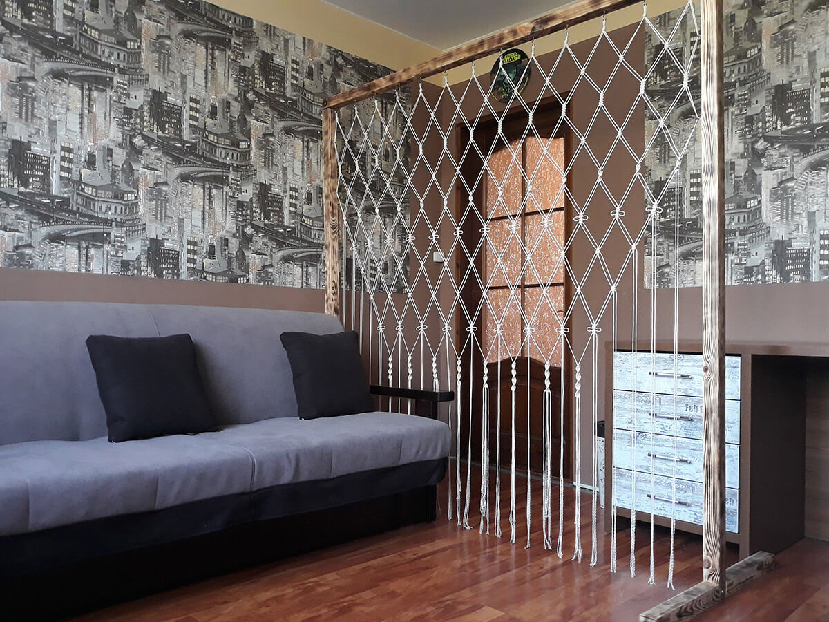 Macrame Rope Screen with Diamond Knots